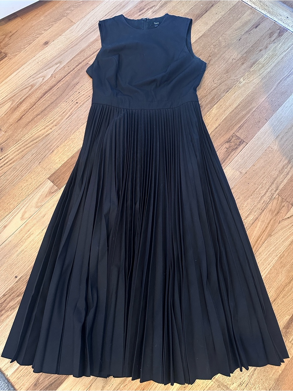 Theory Black Pleated Midi Dress in Sleek Poplin Size 8 - Picture 2 of 5